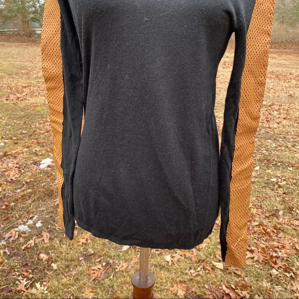 NEIMAN MARCUS SWEATER BOAT NECK BLACK TAN LEATHER SLEEVES Size S